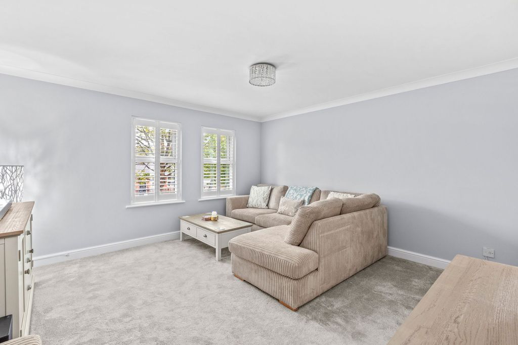 Property photo 3 of 13