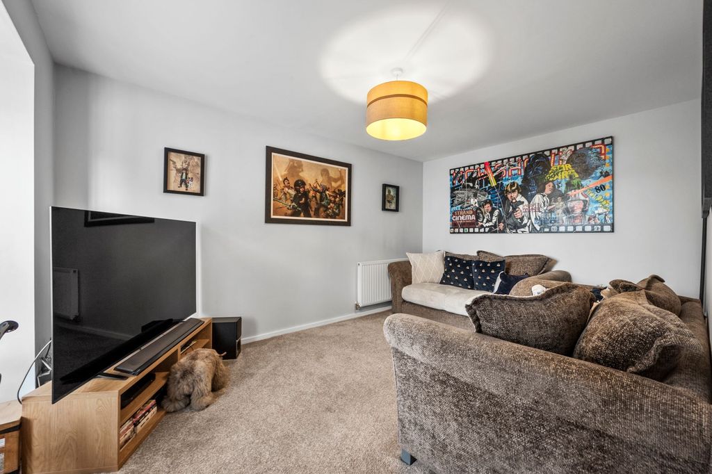 Property photo 2 of 40