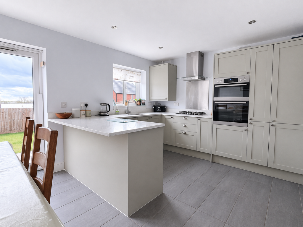 Property photo 3 of 27