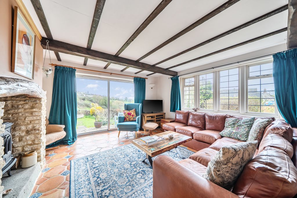 Property photo 2 of 22