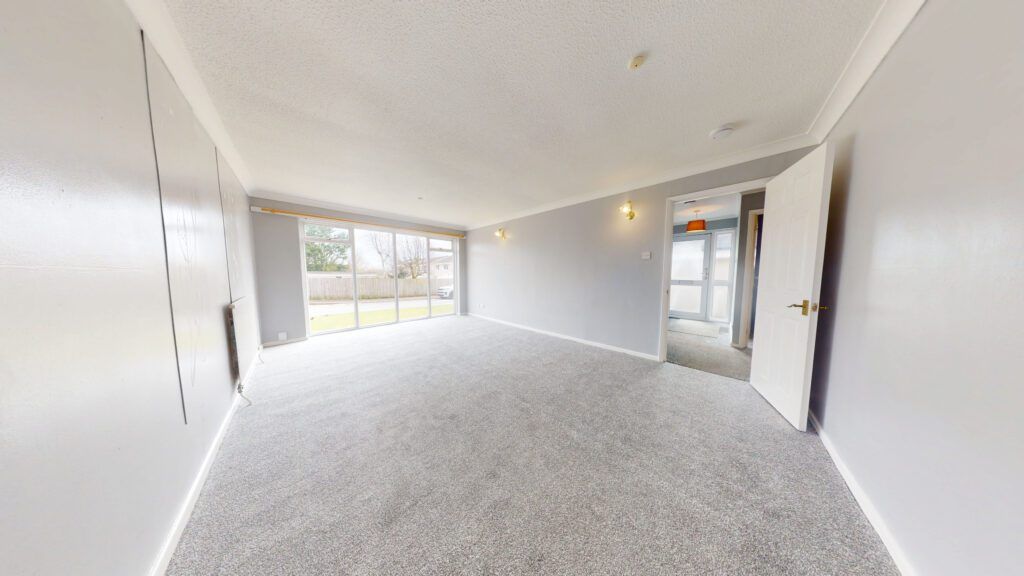 Property photo 3 of 27