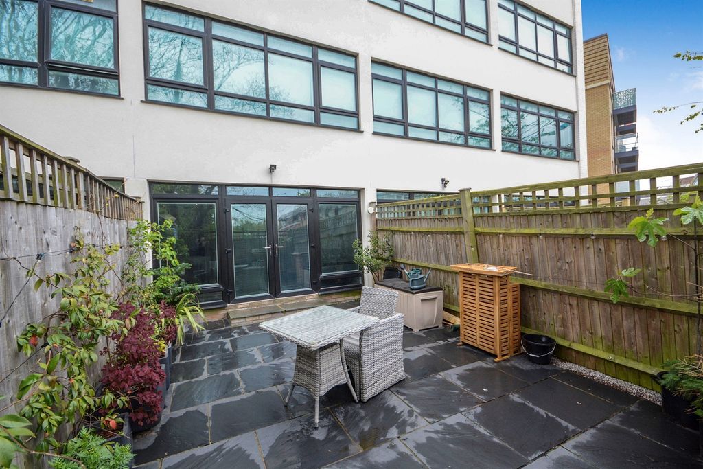 Property photo 2 of 15