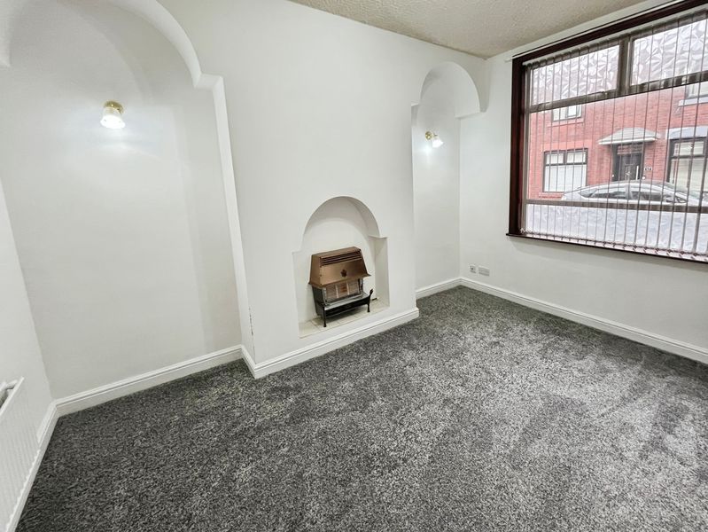 Property photo 2 of 13 Lounge