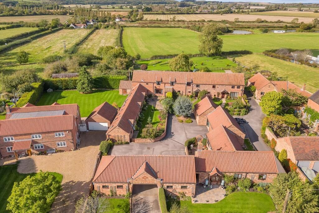 Property photo 3 of 39