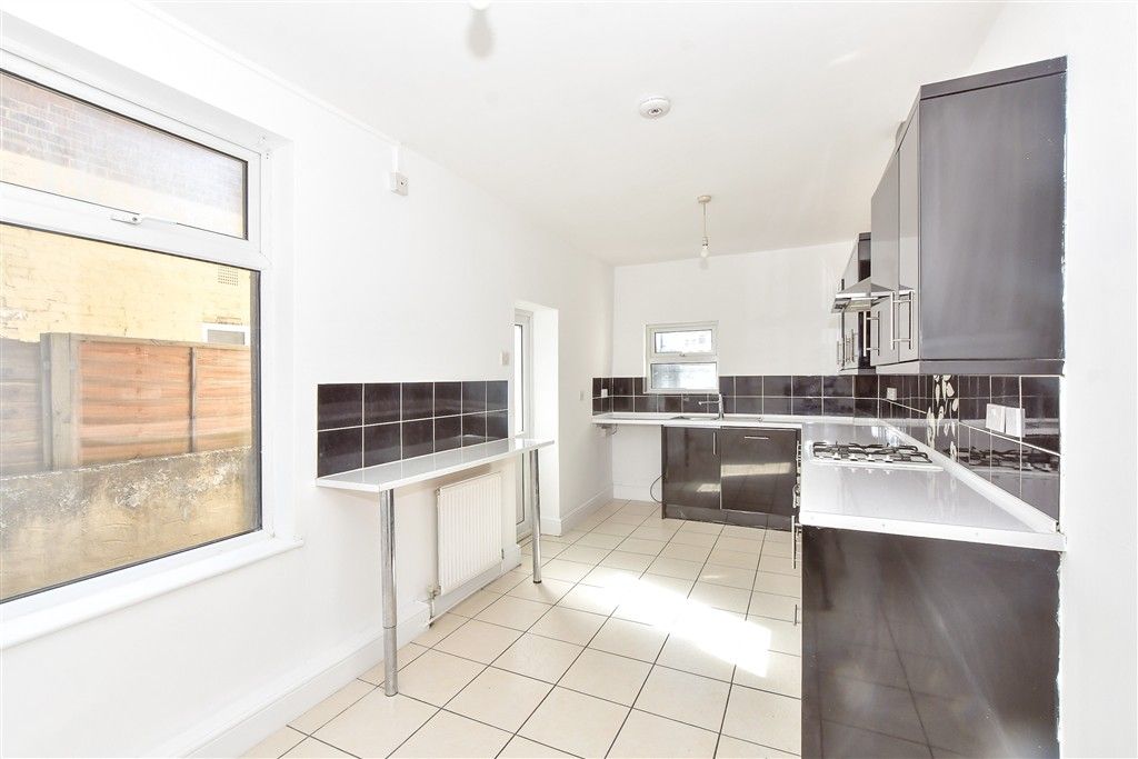 Property photo 2 of 11 Kitchen/Breakfast Room