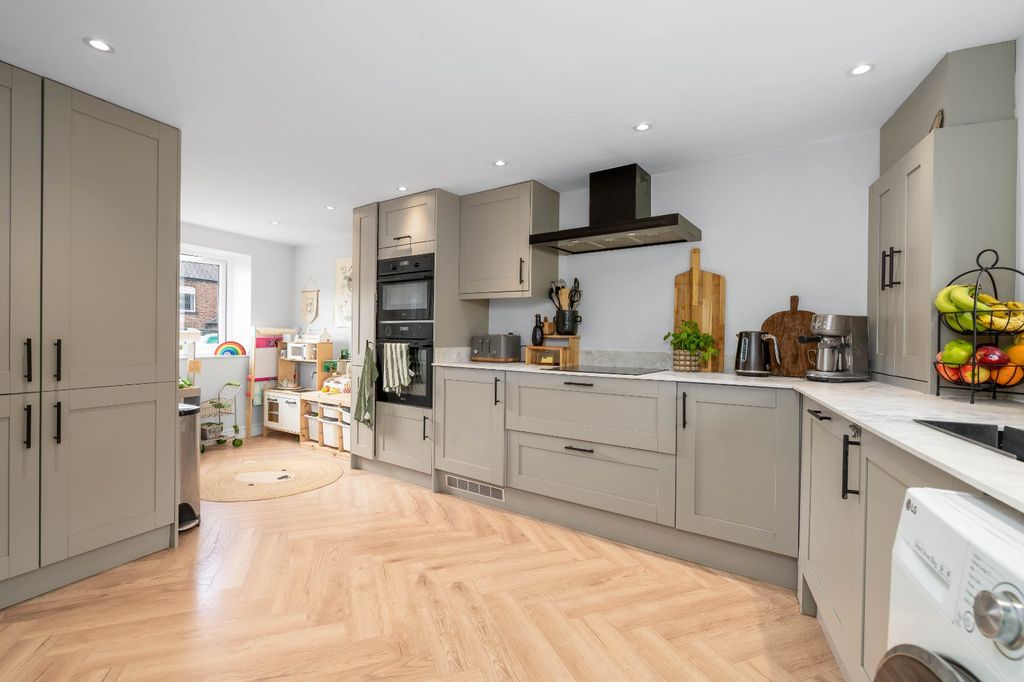 Property photo 2 of 16 Picture No. 08