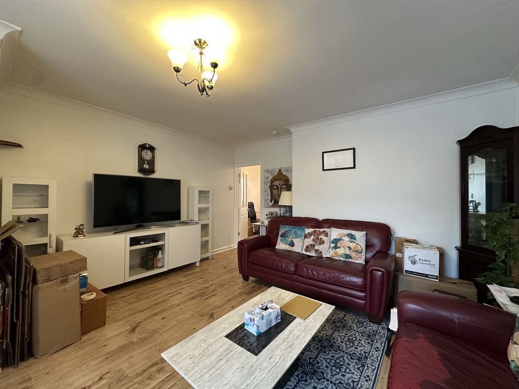 Property photo 3 of 16 Img_4072