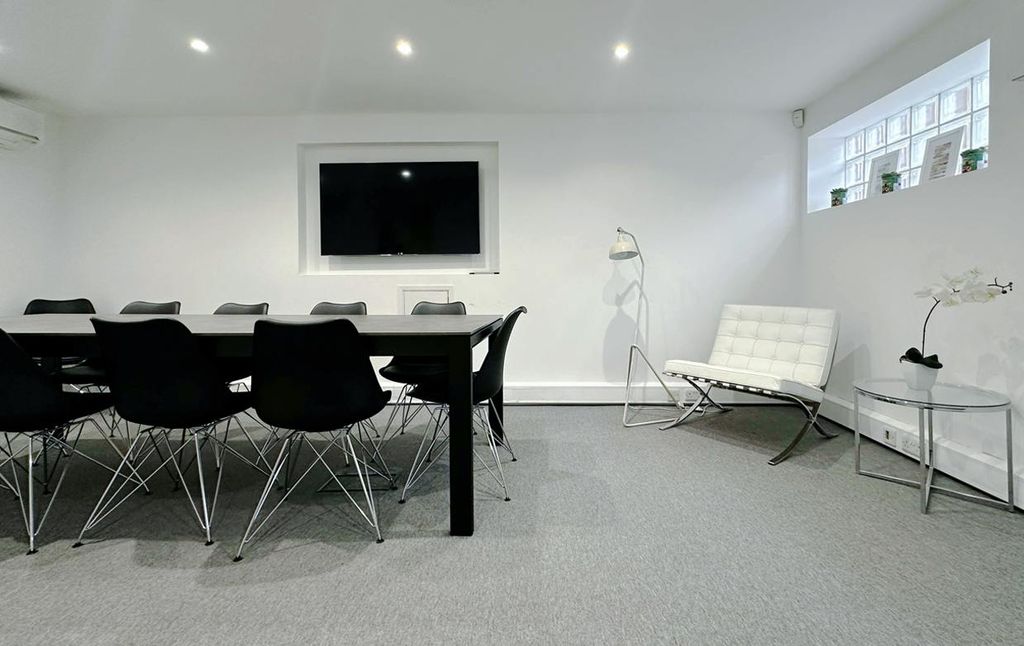 Property photo 2 of 16 Poplarhouse_Hale_Officestolet_4.Png