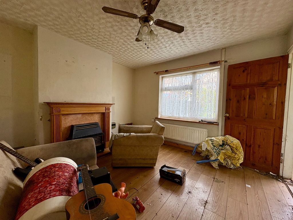 Property photo 2 of 8