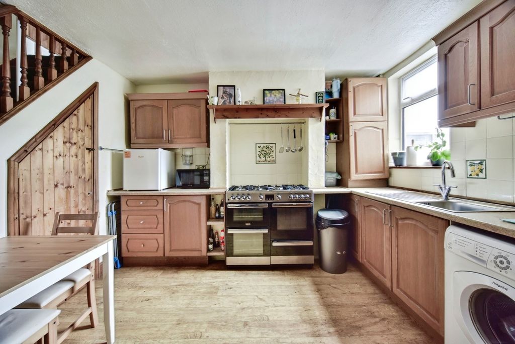Property photo 3 of 17 Photo
