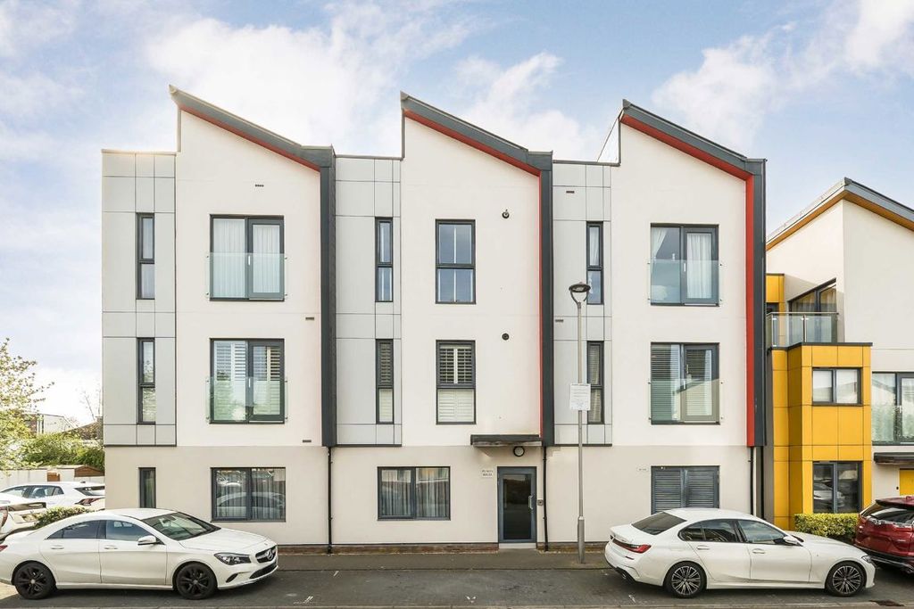 Property photo 1 of 6