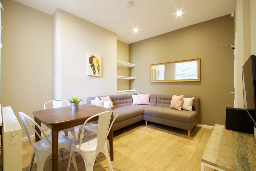 Property photo 1 of 15 Photo 0