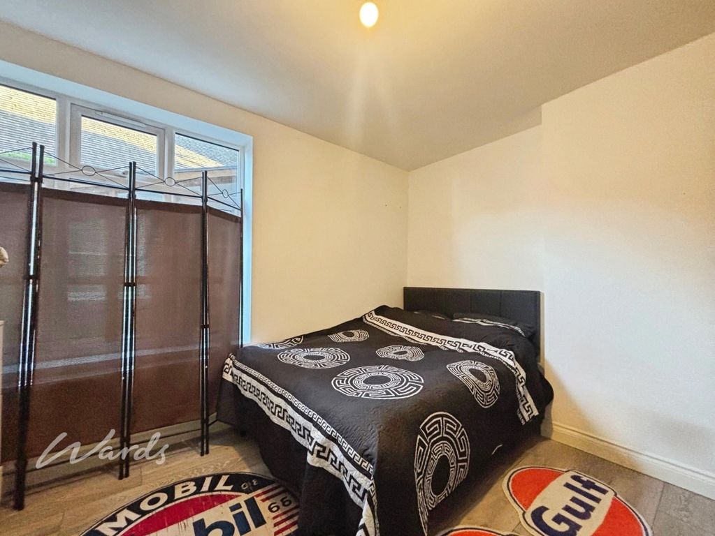 Property photo 3 of 5 Bedroom