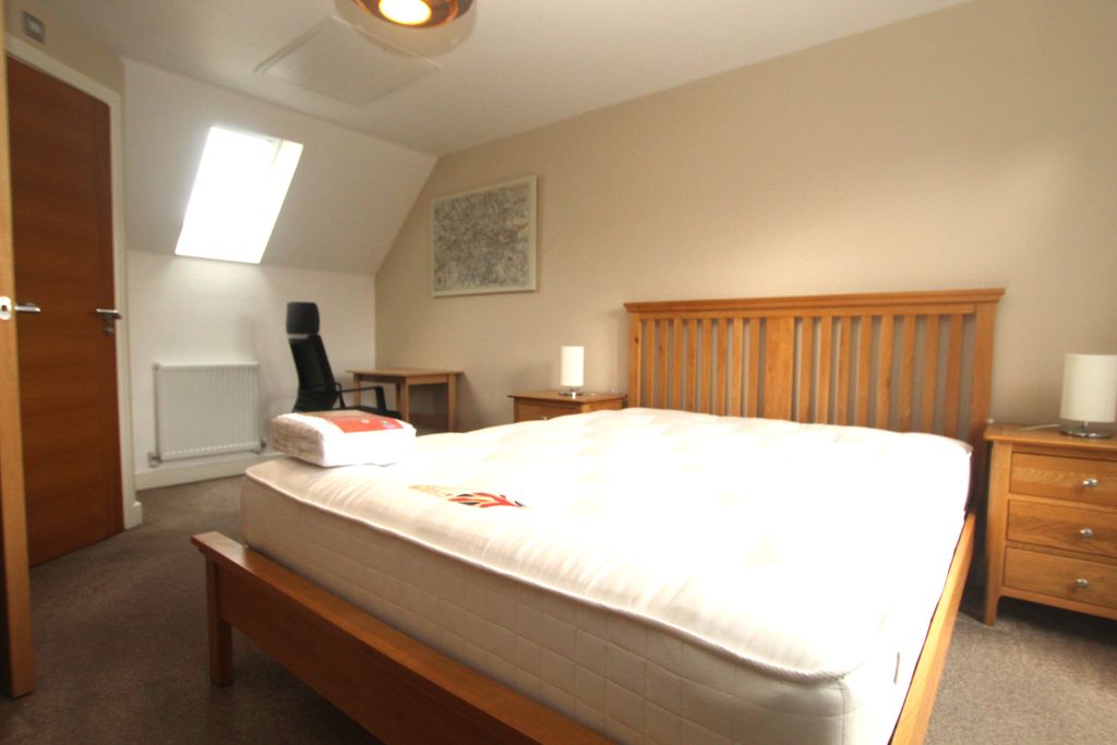 Property photo 3 of 6 Bedroom