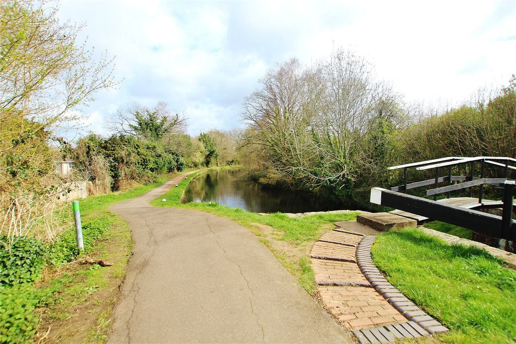 Property photo 2 of 12 Picture No. 14