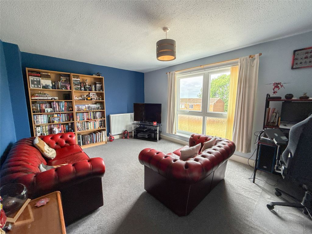 Property photo 1 of 14 Lounge