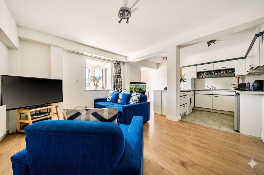 Property photo 3 of 17 Gemini_Generated_Image_Aenjx4Aenjx4Aenj