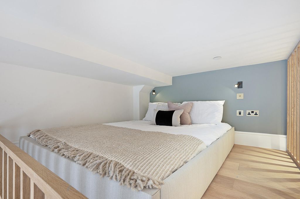 Property photo 3 of 7 Flat 5 (16).Jpg