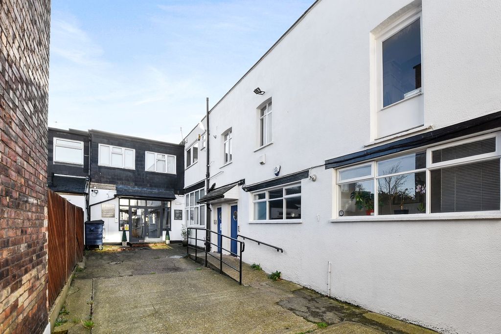 Property photo 2 of 10 01-B408Gcdan - Unit 3 Bedford Mews - Exterior -Ori