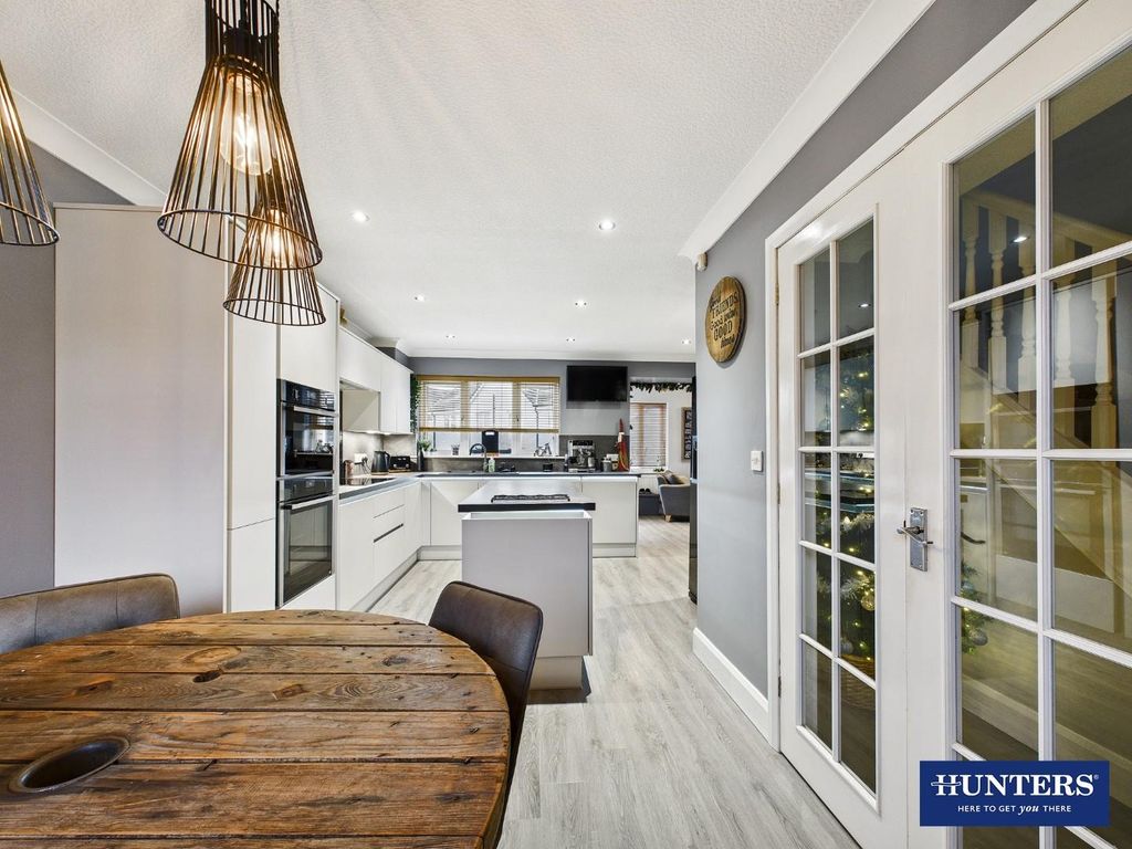 Property photo 2 of 23 Dining Kitchen