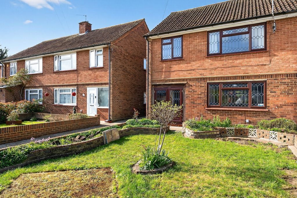 Property photo 1 of 14 Front Garden