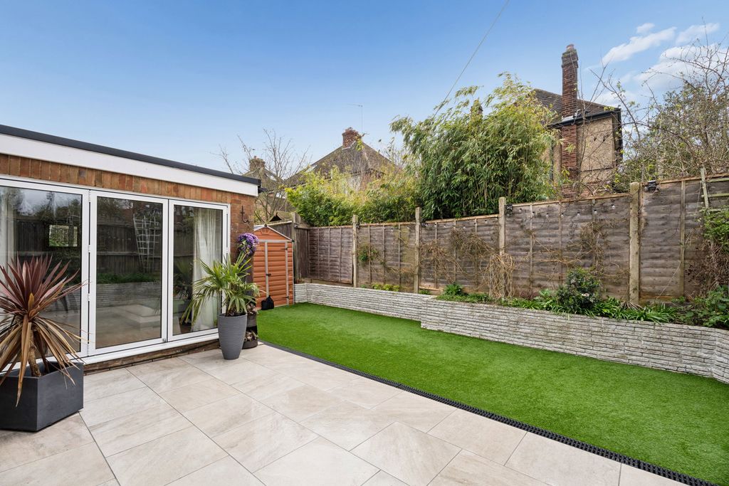 Property photo 3 of 25