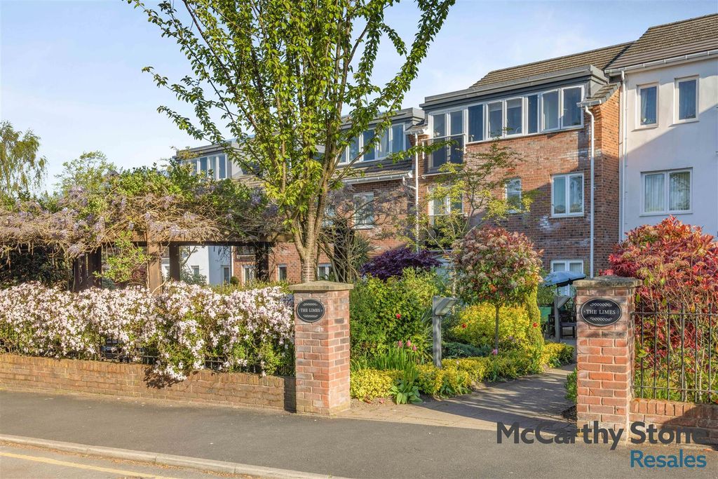 Property photo 1 of 20 8688407-Exterior03.Jpg