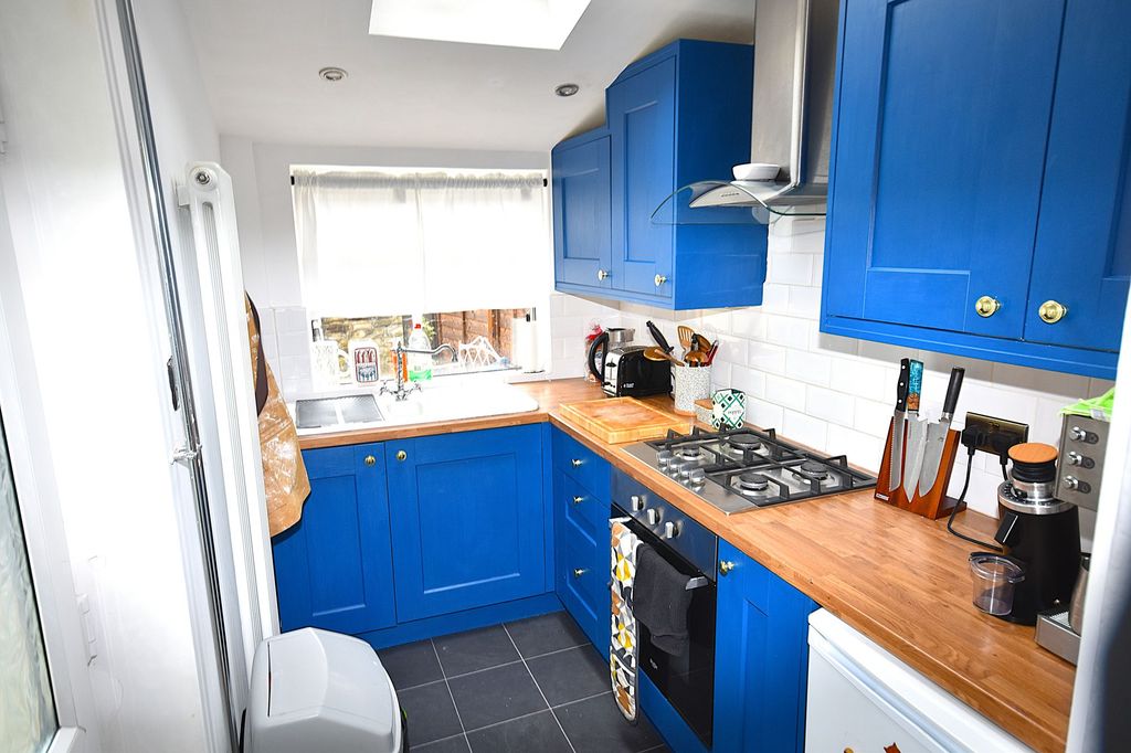 Property photo 3 of 12