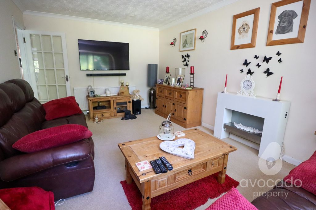 Property photo 3 of 19 4537828