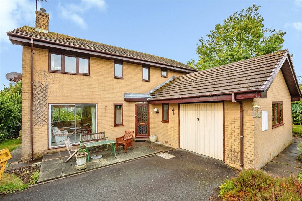 Property photo 1 of 34 Picture No. 21