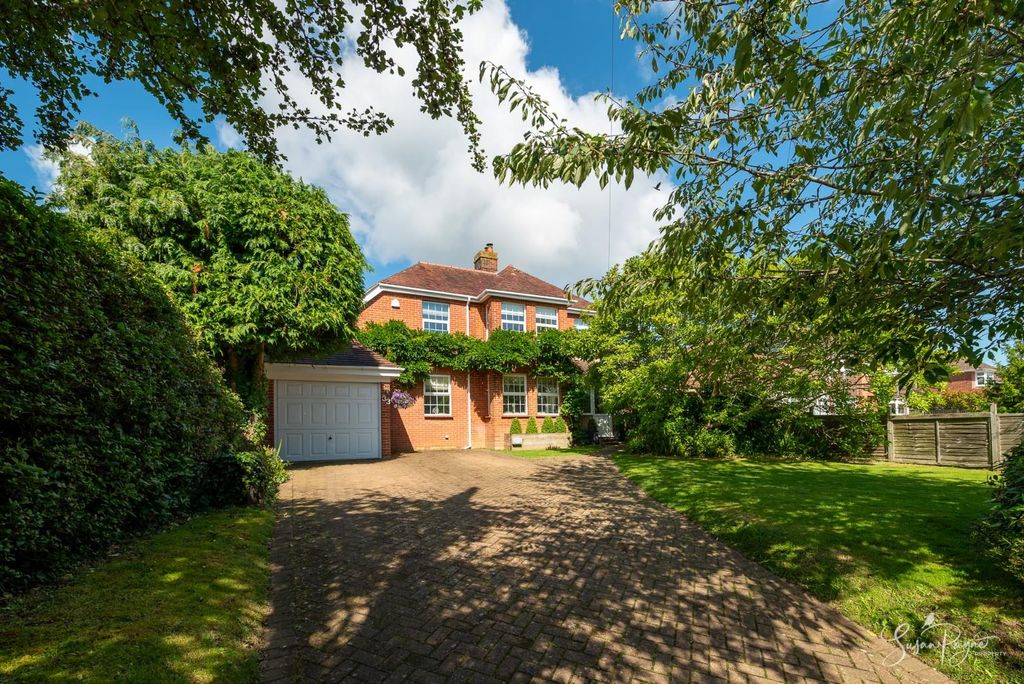 Property photo 1 of 45 33 Church Road