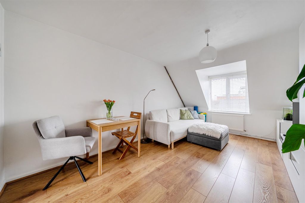 Property photo 1 of 18 1465496-6-6A0dc783Bb528.Jpg