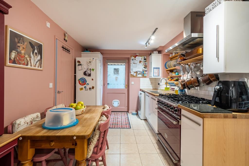 Property photo 3 of 22 Kitchen