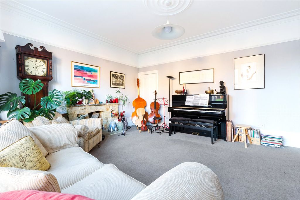 Property photo 3 of 27 Picture 3