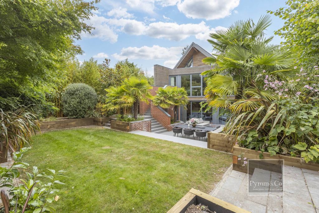 Property photo 3 of 16