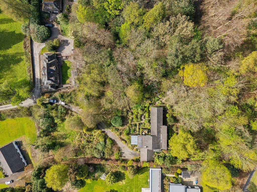 Property photo 3 of 37