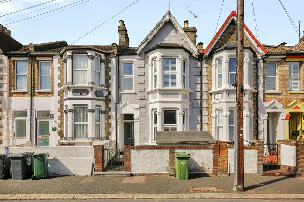 Property photo 1 of 25