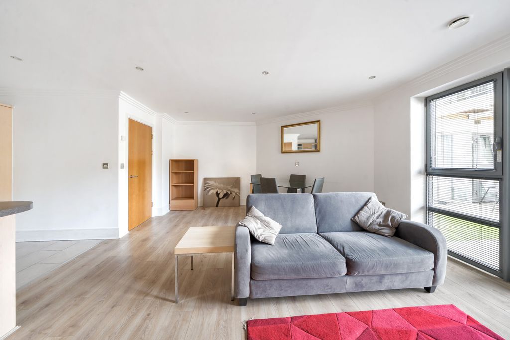 Property photo 3 of 19 1312003-4-68593Ff...