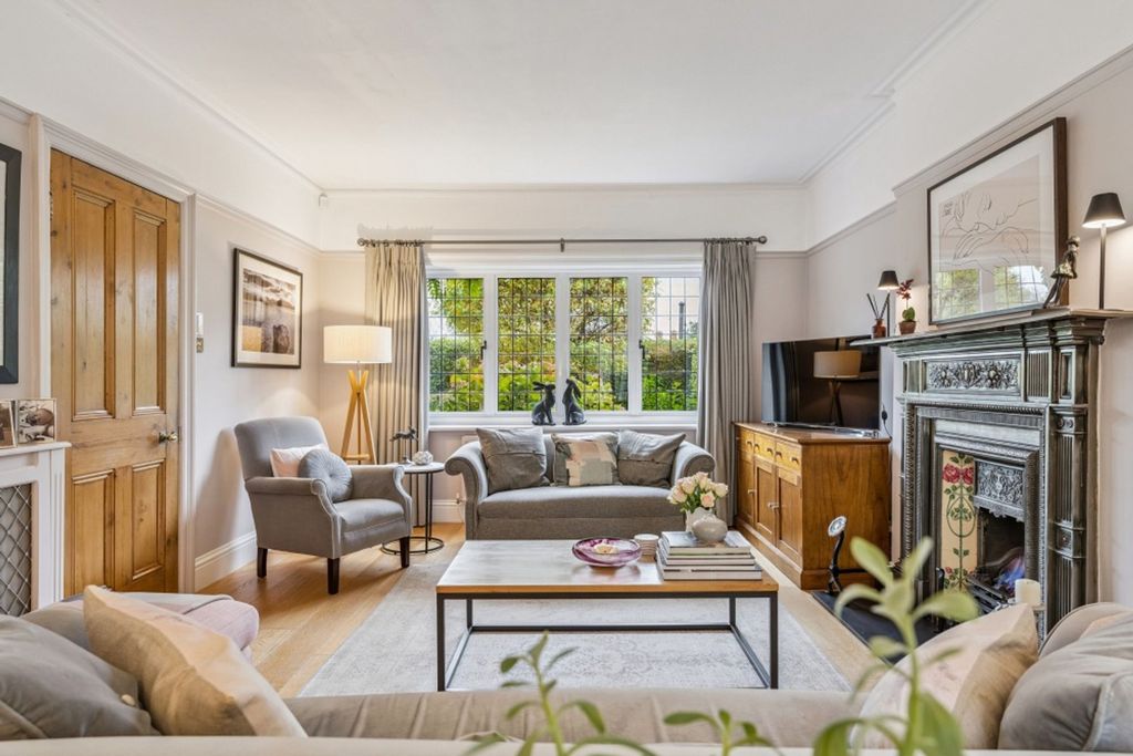 Property photo 3 of 25