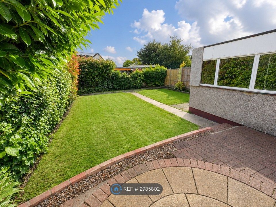 Property photo 2 of 12 Garden