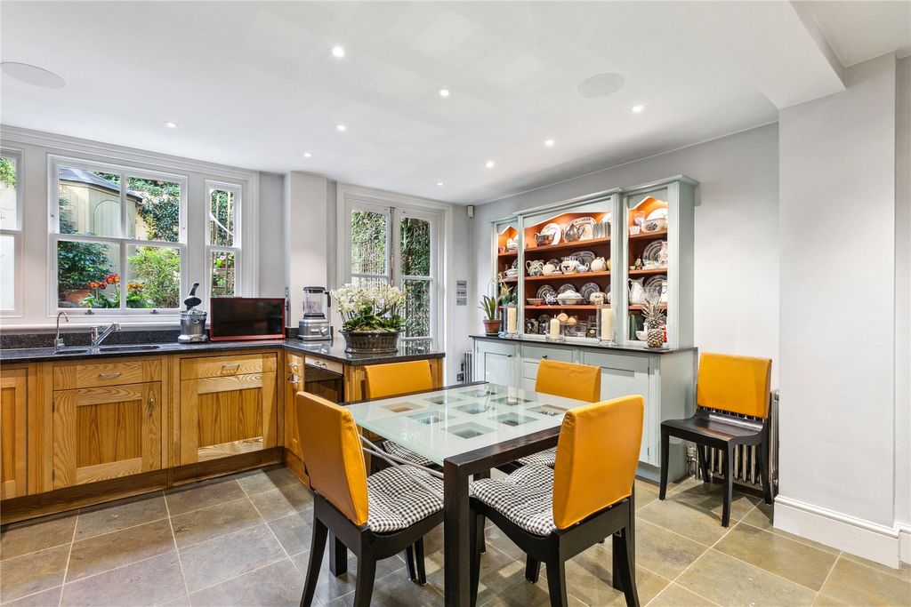 Property photo 3 of 15 Kitchen