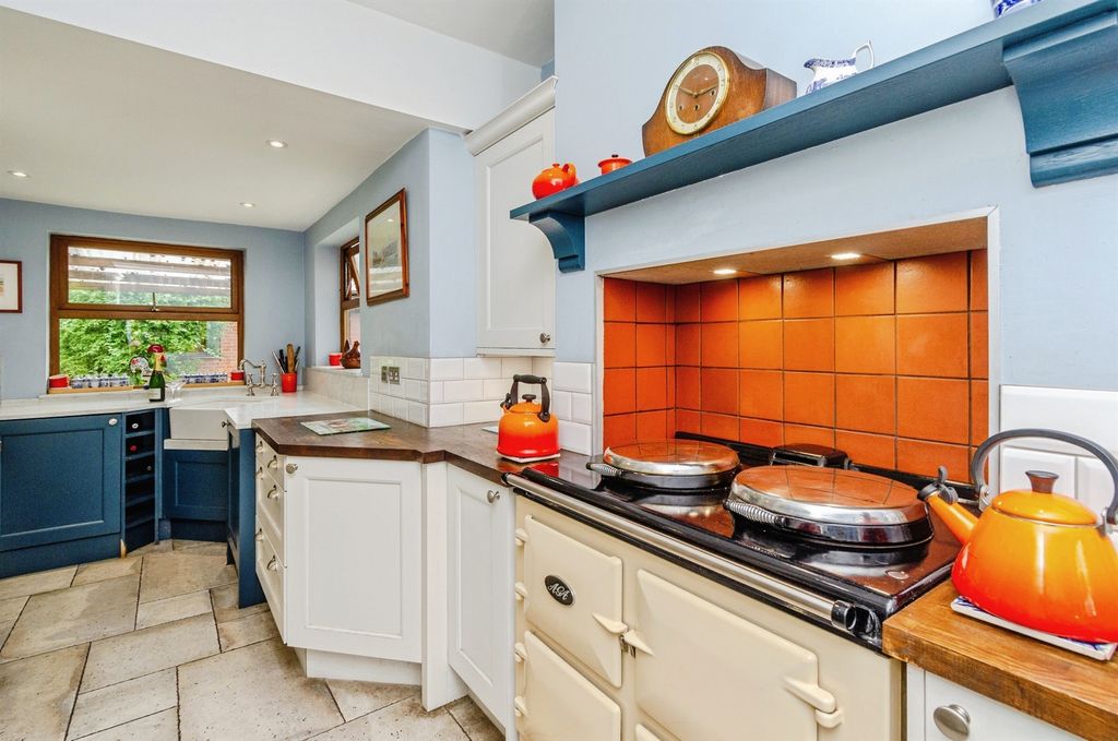 Property photo 3 of 24