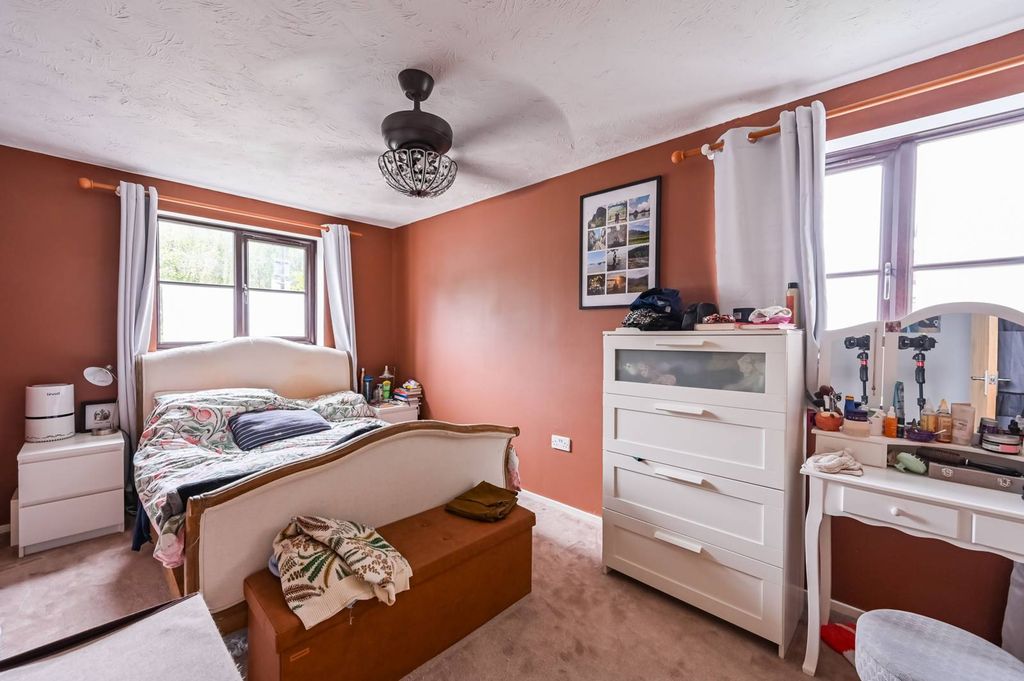 Property photo 3 of 17