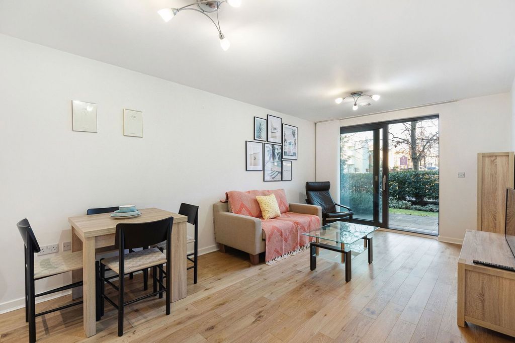 Property photo 3 of 24