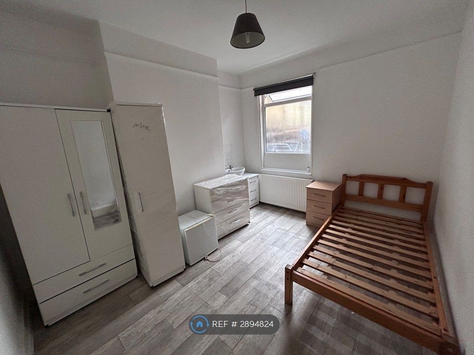 Property photo 1 of 3