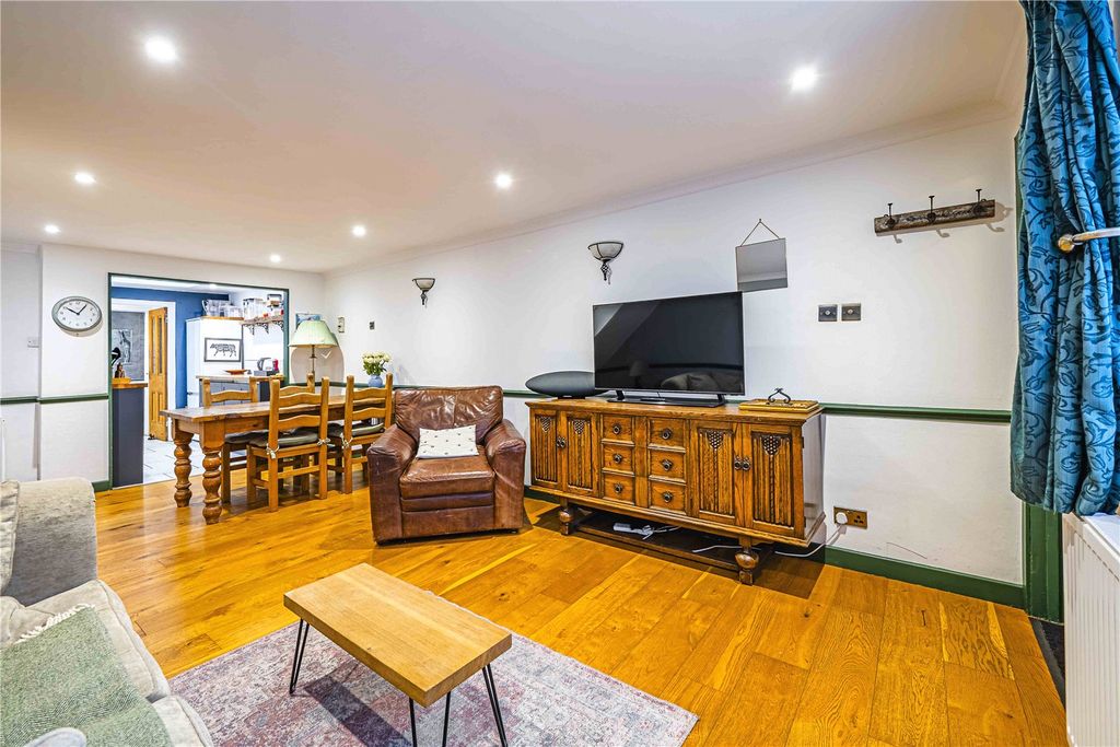 Property photo 2 of 25 Picture No. 19