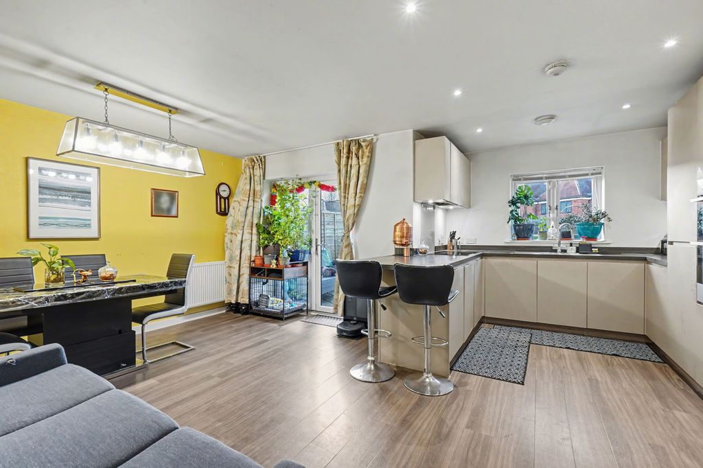 Property photo 3 of 30