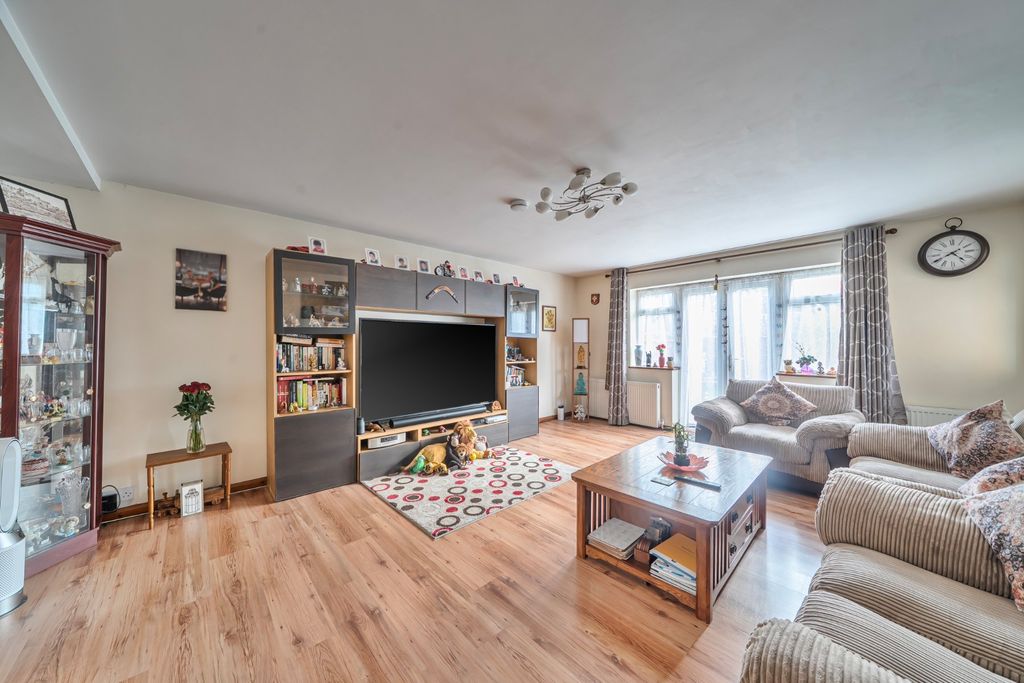 Property photo 2 of 22 Picture No. 24