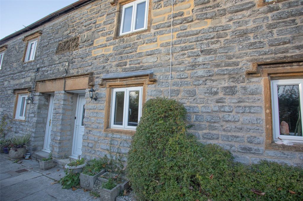 Property photo 1 of 16 Picture No. 12