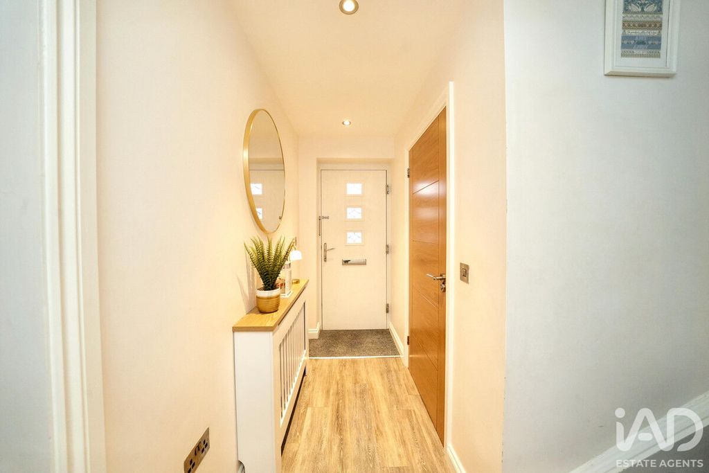 Property photo 3 of 47